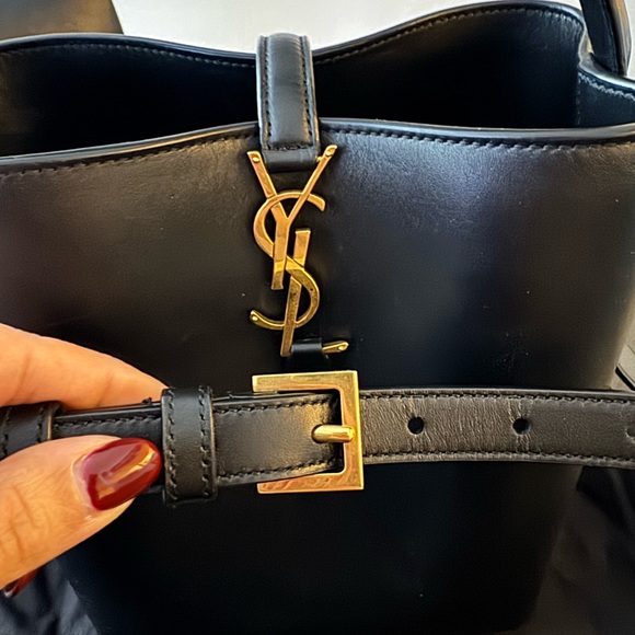 Saint Laurent Le 37 Small Black Leather Bucket Bag - Picture 4 of 11